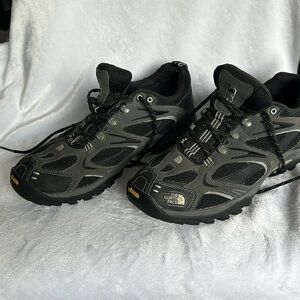 North Face shoes gray & black size 11.5 vibram soles.